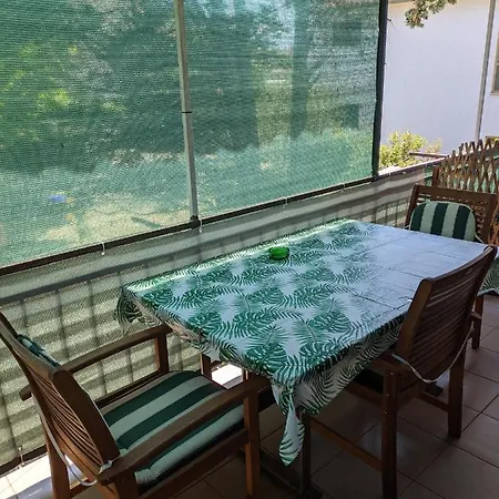 Lili Apartmán *